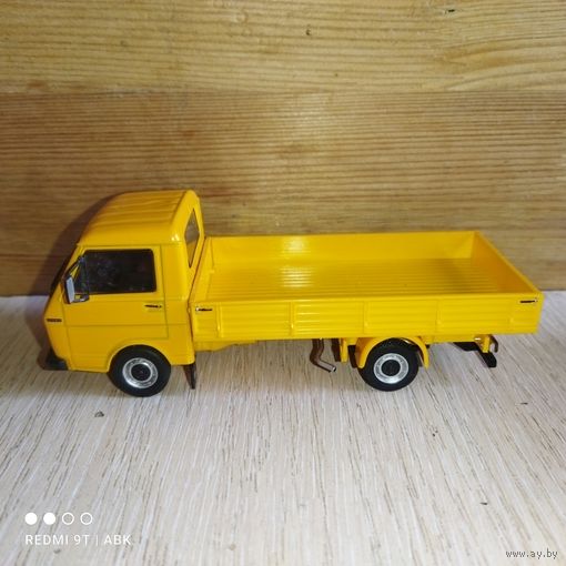 .VOLKSWAGEN LT FLATBED 1976.1/43.