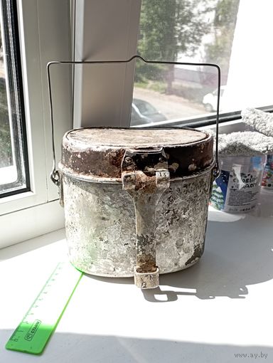 Немецкий котелок, ,клейма,антуражный,новодельная ручка.