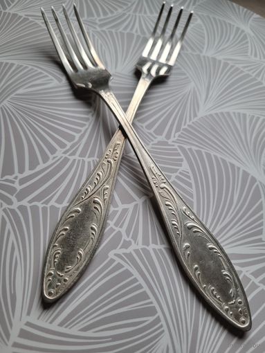 Вилки столовые "Пламя", мельхиор, Оленегорск, 2 шт. одним лотом.