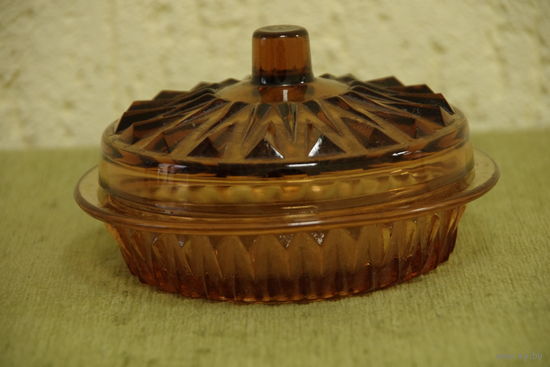 Масленка , стекло ( Неман ) целая