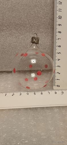 Ёлочная игрушка. Прозрачный шарик с розовыми кружочками.24