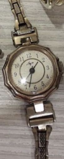 Часы позолоченые Ау с браслетом