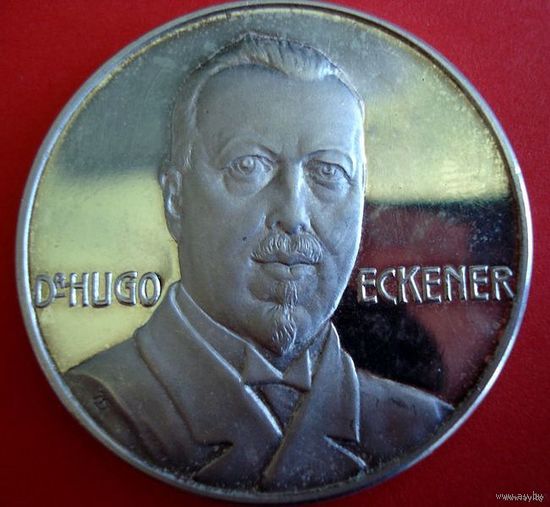 Германия. Веймарская республика 1924 г. Медаль. Воздухоплаватель Хуго Эккенер. Первый перелет через Атлантику.