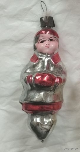 Ёлочная игрушка девочка с муфтой