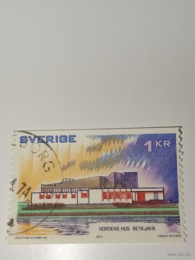 Марка Швеция 1974 год Здание Северного дома в Рейкьявике, спроектированное архитектором Алваром Аалто.