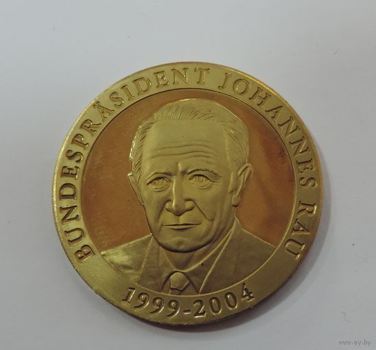 Настольная юбилейная медаль 2004 г. Германия. Диаметр 4 см.
