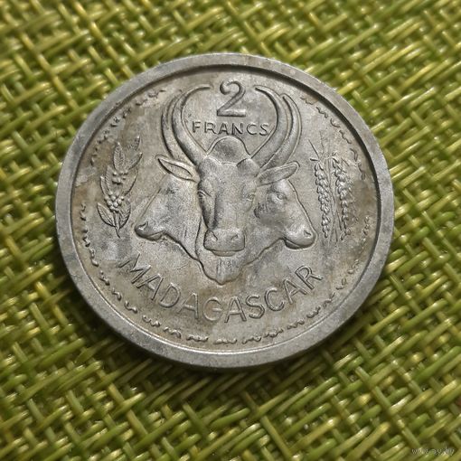 Мадагаскар 2 франка 1948 г