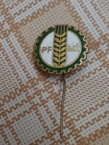 Лацканный знак. Познанский завод уборочной техники. ПНР, Польша.