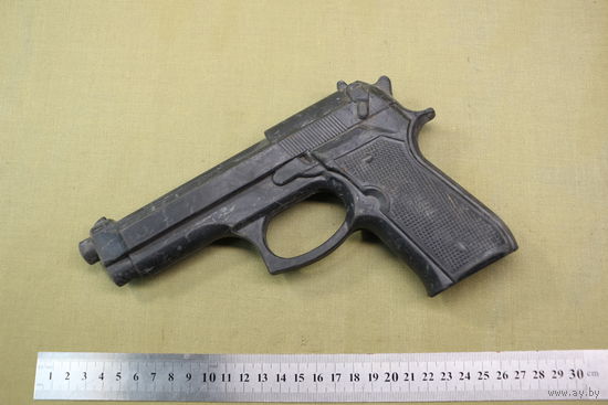 Тренировочный пистолет Берета, резиновый. Распродажа коллекции вещей. С РУБЛЯ! АУКЦИОН!