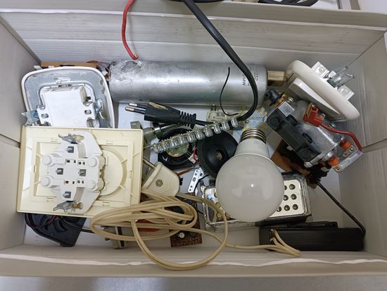 Коробка всякой всячины