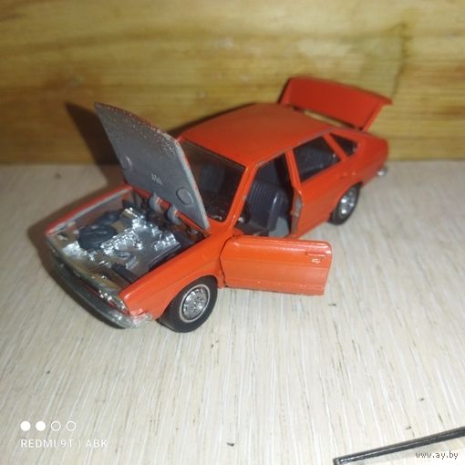 Винтаж.Volkswagen Passat.Schuco.Германия..1:43.