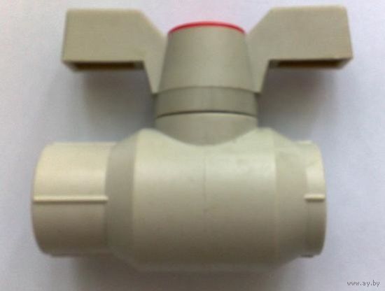 Кран шаровый пластиковый Размер 20*20 80 штук