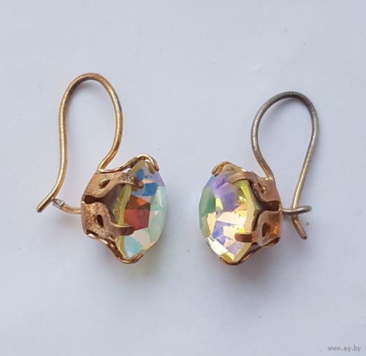 Серьги Aurora Borealis,  кристалл. Длина 2,2 см. Кристалл 1,1 см.