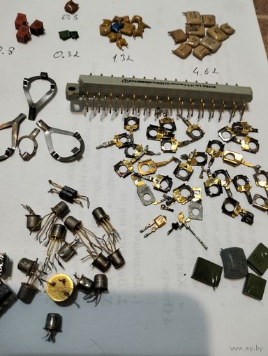 Конденсаторы и другое. Отличная сборка.