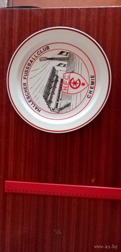 Тарелка сувенирная 25 см. Германия. Футбольный клуб.