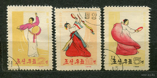 Народные танцы. Северная Корея. 1964. Полная серия 3 марки