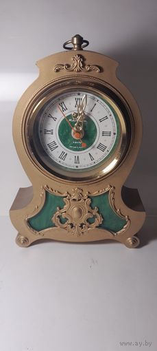 Часы "Янтарь",  кварц, настольные, каминные
