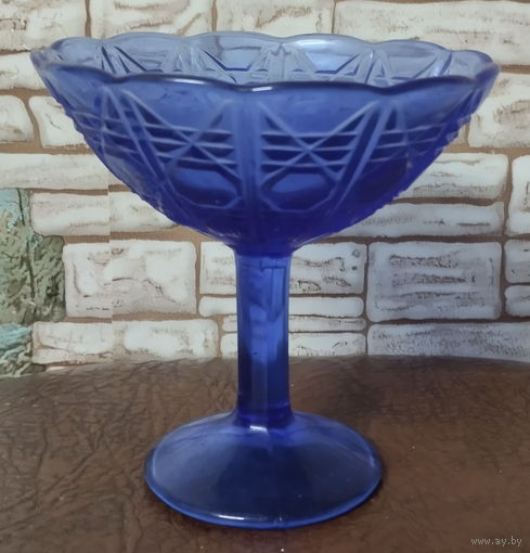 Конфетница, джемница, кобальтовое стекло. Неман