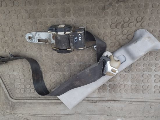 Ремень безопасности передний правый Mitsubishi Carisma