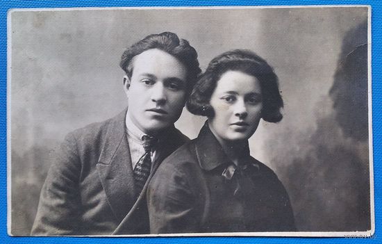 Фото мужчины и женщины. 1929 г. 8.5х13.5 см.