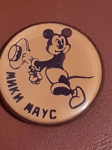 Микки Маус.