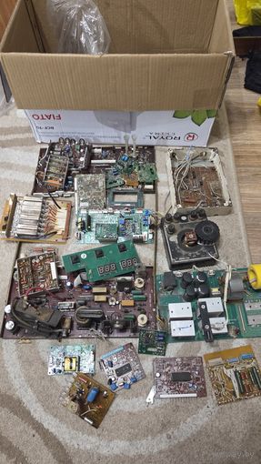 Платы,трансформаторы,радиодетали с рубля (4)