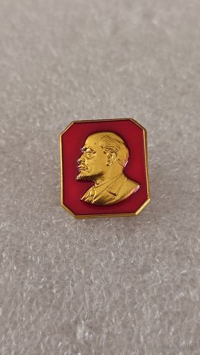 Значек знак Ленин,200 лотов с 1 рубля!!!