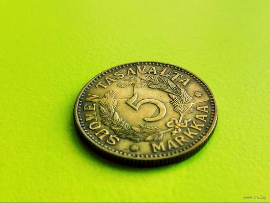 Финляндия (SUOMEN TASAVALTA). 5 марок 1941. Интересный брак, крах штемпелей (многочисленные расколы). Нечастая! Торг.
