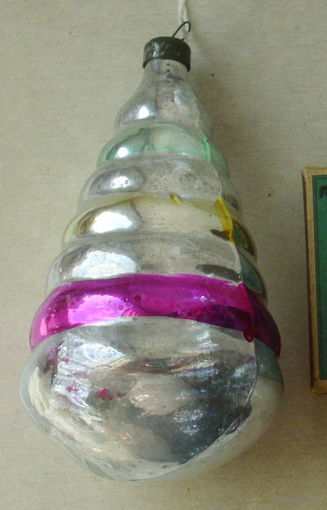 Ёлочная игрушка. Пирамидка. Ц-4.
