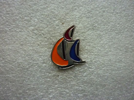 Знак фрачный. Паруса лодки регата (?). Логотип эмблема. Нейзильбер цанга.