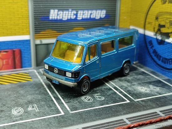 Старый SIKU Mercedes 208 made in W.-Germany