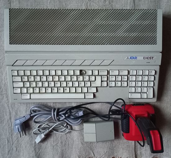 ATARI 1040 ST компьютер мышка Атари и всё что на фото