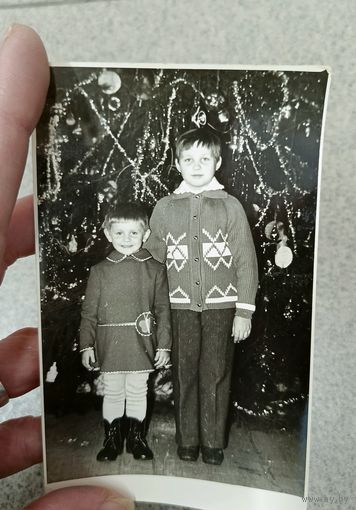 Фото детей у новогодней елки 1970е
