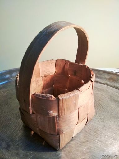Лукошко для ягод, грибов, старое, плетёная корзинка, деревянное, этнография, целое,  13 * 15 см., высота 19 см.