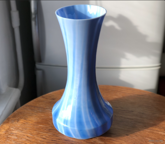 Ваза цветное стекло 41см Красный май