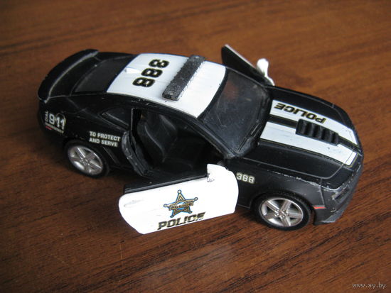 Машинка коллекционная полиция