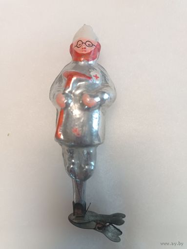 Винтажная Ёлочная игрушка Доктор