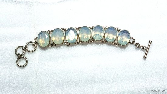 Браслет молочный опал серебро 925 пробы