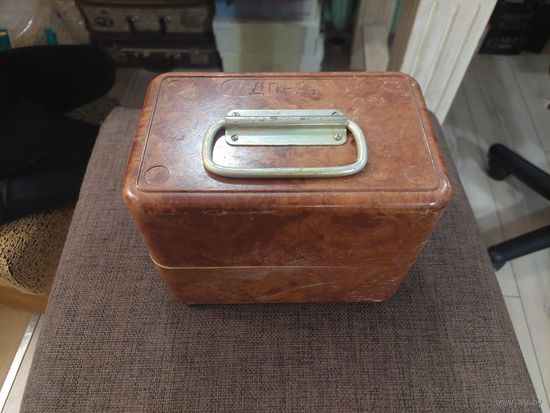 Короб, ящик, футляр бакелитовый от дозиметра ДП-24, есть несколько штук, цена за 1. Размер 19,5х15х12 см.