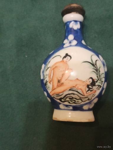 Флакон фарфоровый для ароматических сыпучих материалов .Китай,  XVIII/XIX век...редкая