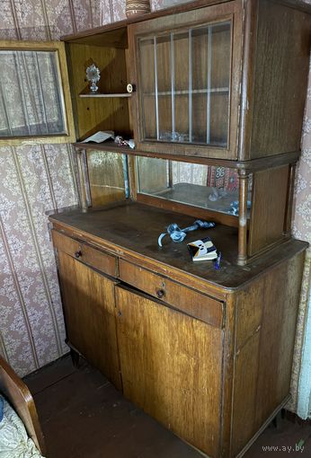 Старинный сервант/ горка, деревянный, 50ые  годы