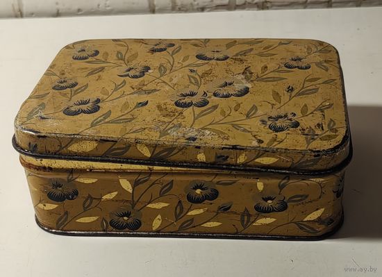 Шкатулка жестяная