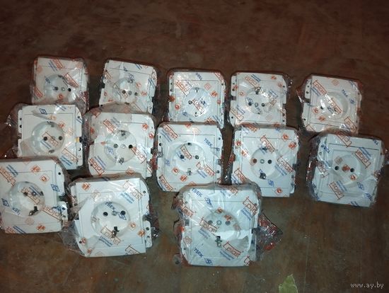 Розетки открытые и закрытые нюанс нет боковых накладок