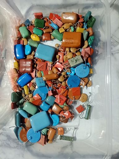 Радио детали резисторы, конденсаторы СССР