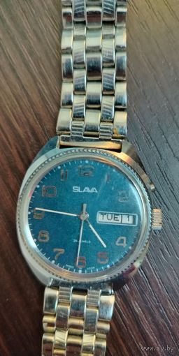 Винтажные советские  наручные часы , механизм 26 камней , циферблат синий с двойным календарем день недели и дата , часы заводяться идут , ТО часов не проводилось , ремешок целый кроме застежки .