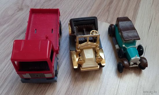 Модели Коллекционные 3 штуки.Пластмасса.
