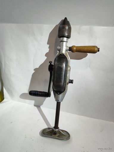 Дрель ручная двухскоростная.