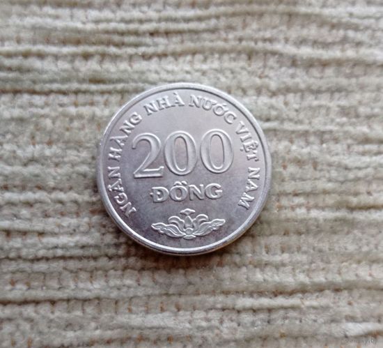 Werty71 Вьетнам 200 донг 2003