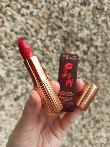 Помада Charlotte Tilbury Matte Revolution в оттенке Carina's Love