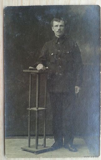 Фото М.Шеденко для друга Тимофея Виноградова. 1919 г. 8.5х13.5 см. (Из фотографий семьи Виноградовых)